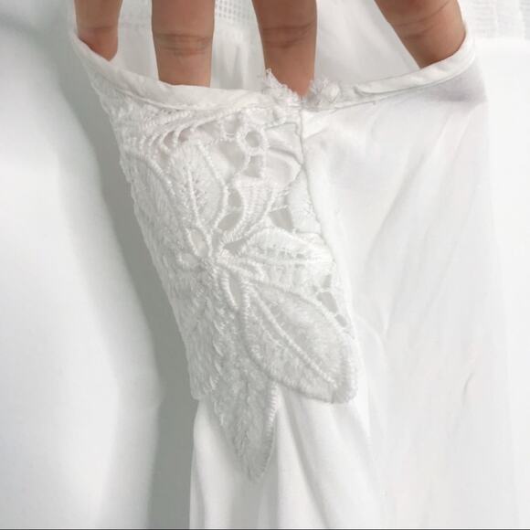 Boutique Small S Floral Applique Flowy Mesh Yoke Sleeveless Top White Keyhole - Picture 5 of 8